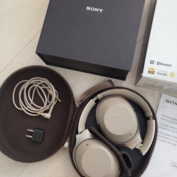 Sony WH-1000XM2 Wireless Noise-Canceling Headphones – Champagne Gold - Picture 1 of 6